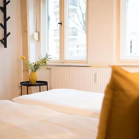 Cosy Box For 4 At Boxhagener Platz Apartment