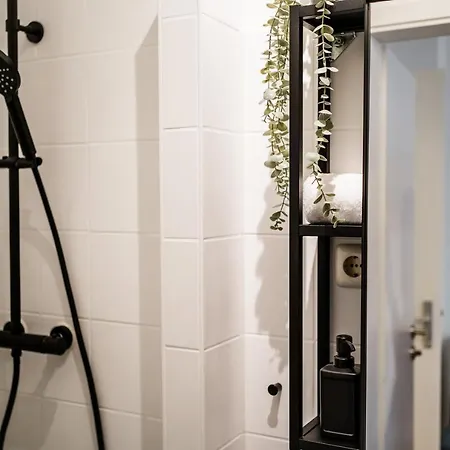 Cosy Box For 4 At Boxhagener Platz *