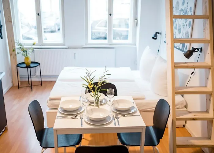 Cosy Box For 4 At Boxhagener Platz *