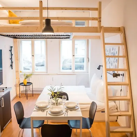 Cosy Box For 4 At Boxhagener Platz