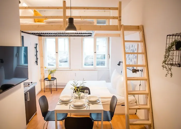 Cosy Box For 4 At Boxhagener Platz